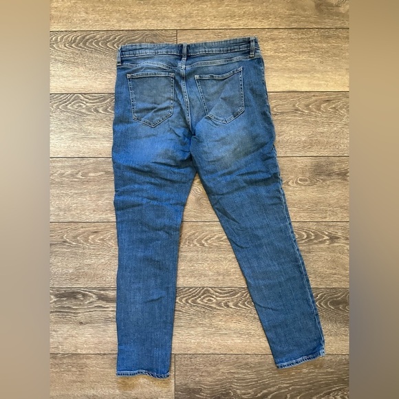 GAP 31 Regular Straight Medium Wash Blue Jeans Denim - Picture 3 of 6